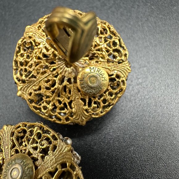 VINTAGE MIRIAM HASKELL GOLD PLATED FAUX PEARLS RHINESTONES CLIP ON EARRINGS - Picture 9 of 13